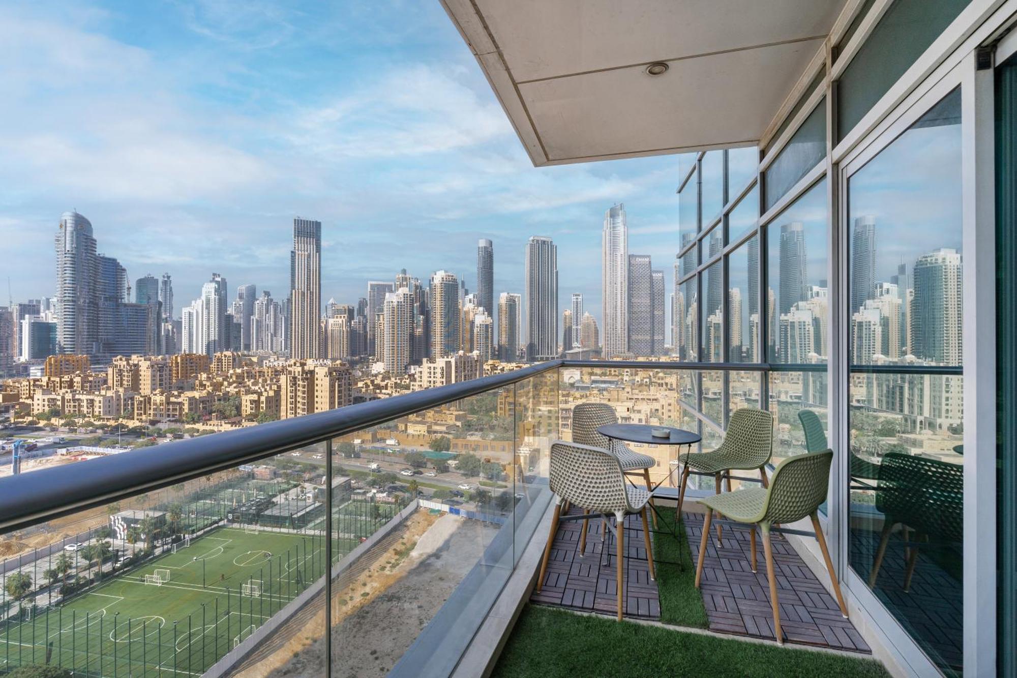 Chic 2Br Apartment, Prime Location Near Dubai Mall - Allsopp&Allsopp エクステリア 写真