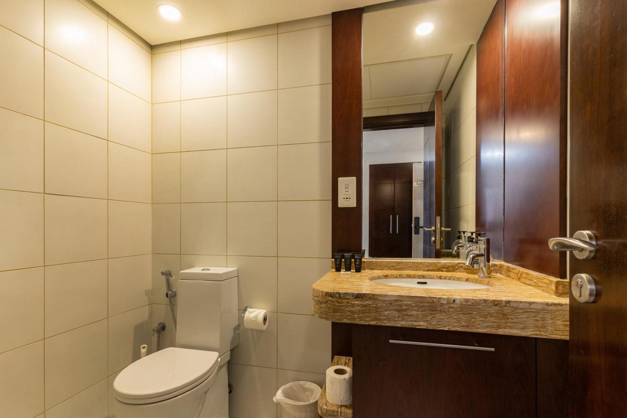 Chic 2Br Apartment, Prime Location Near Dubai Mall - Allsopp&Allsopp エクステリア 写真
