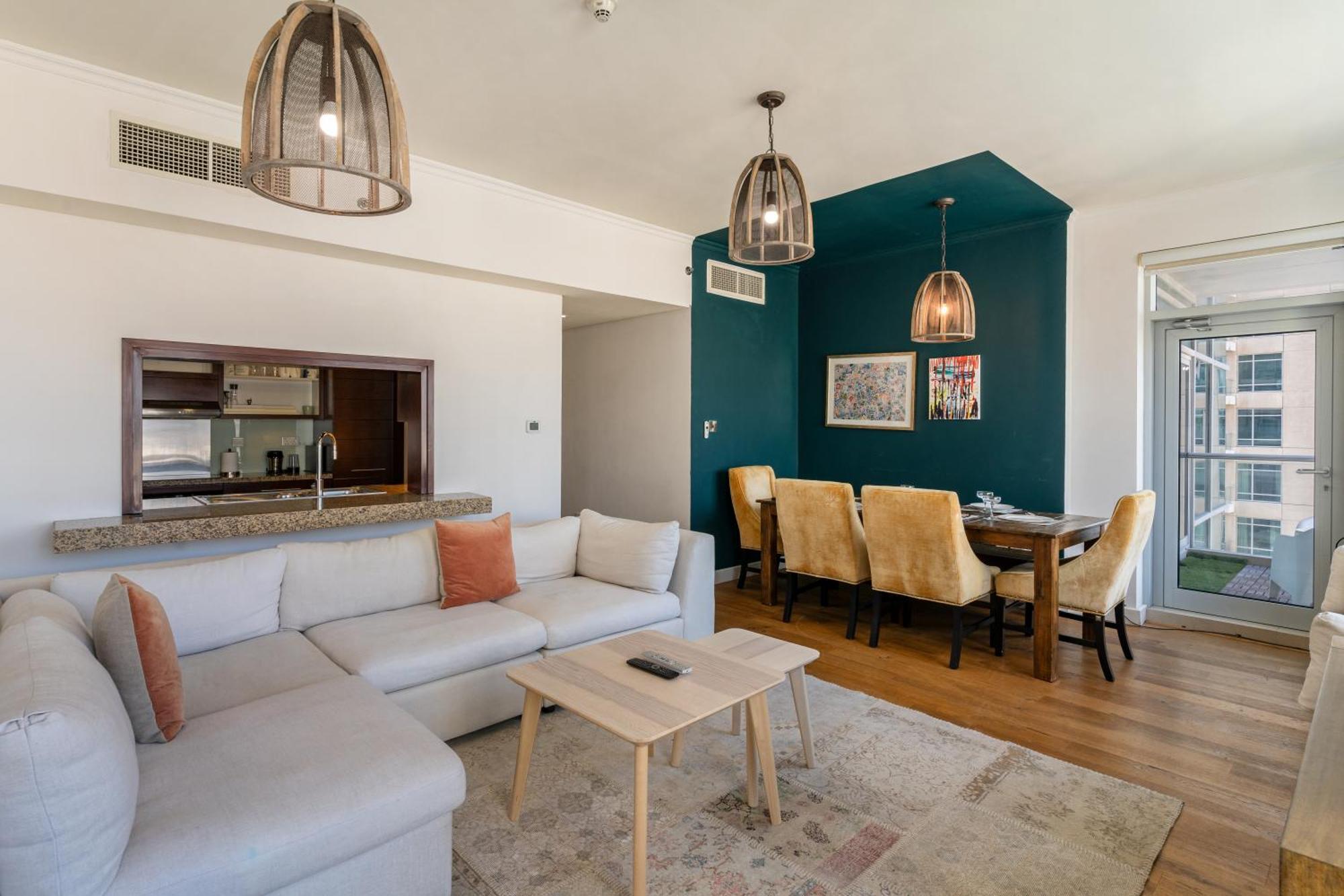 Chic 2Br Apartment, Prime Location Near Dubai Mall - Allsopp&Allsopp エクステリア 写真