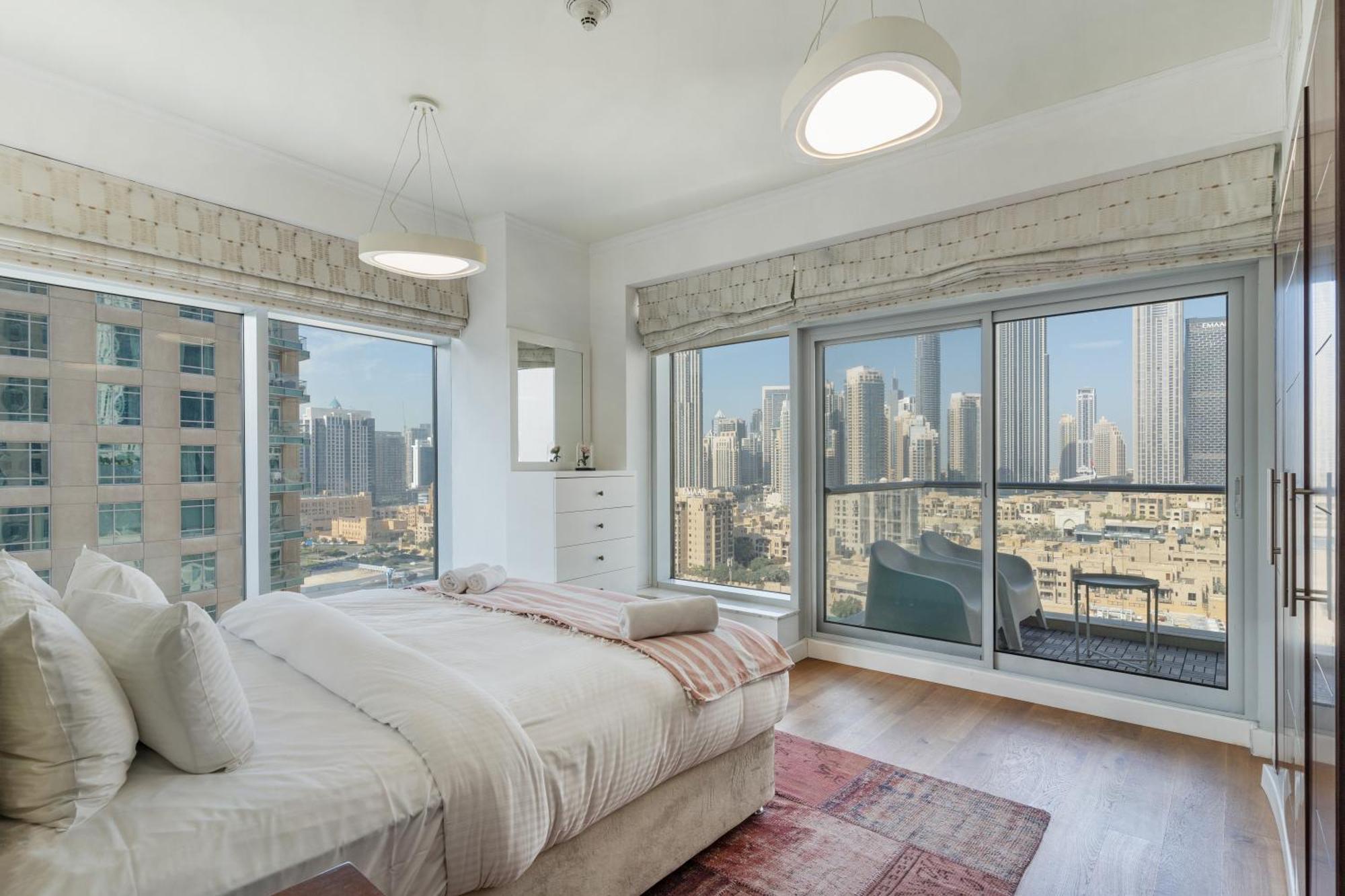 Chic 2Br Apartment, Prime Location Near Dubai Mall - Allsopp&Allsopp エクステリア 写真